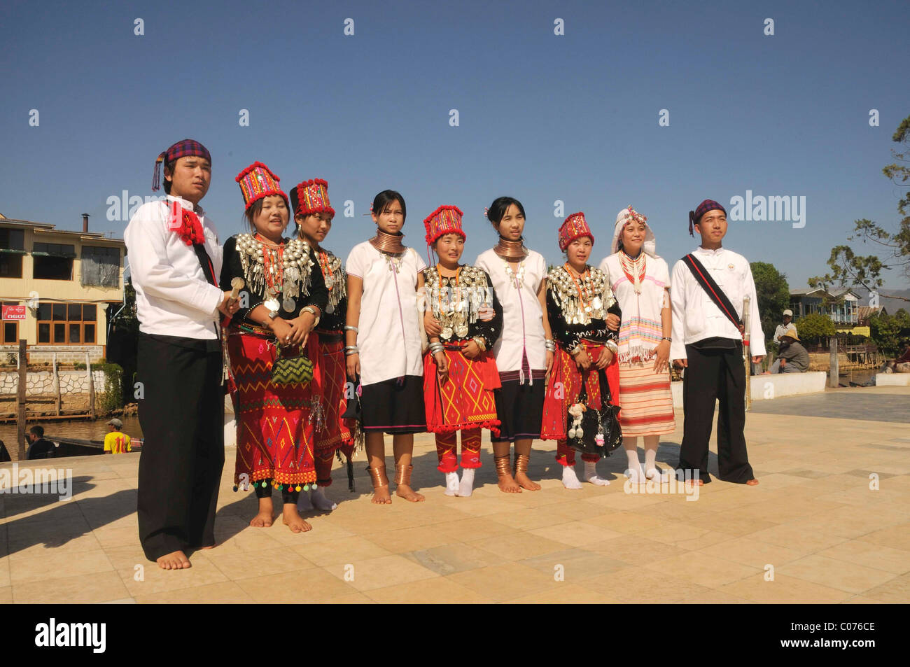 Jingpo, Jingpho, Jingp'o, Kachin y Badaung, minoría étnica en traje tradicional, Myanmar, Birmania, Sudeste Asiático, Asia Foto de stock