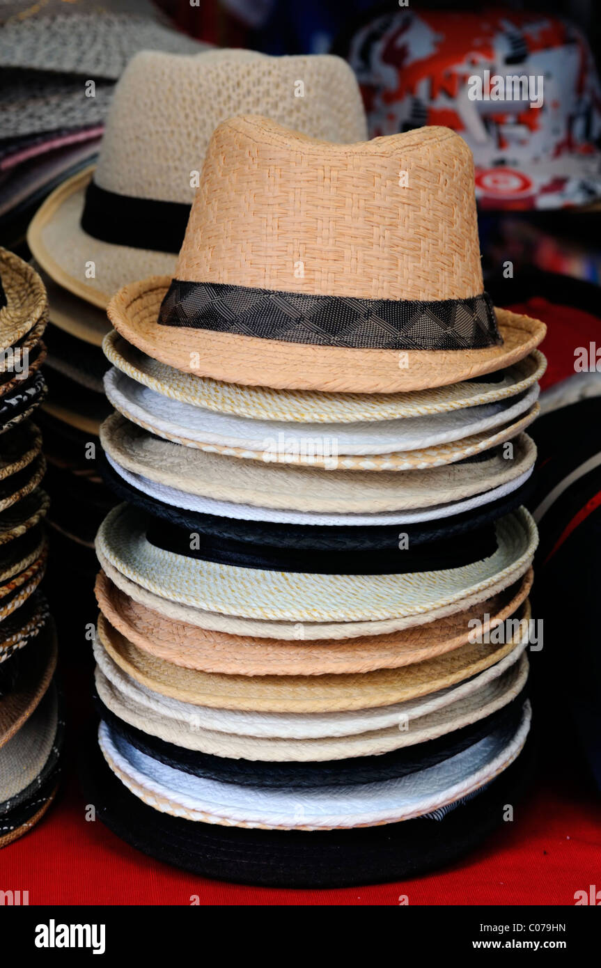 Sombrero pirata fotografías e imágenes de alta resolución - Alamy