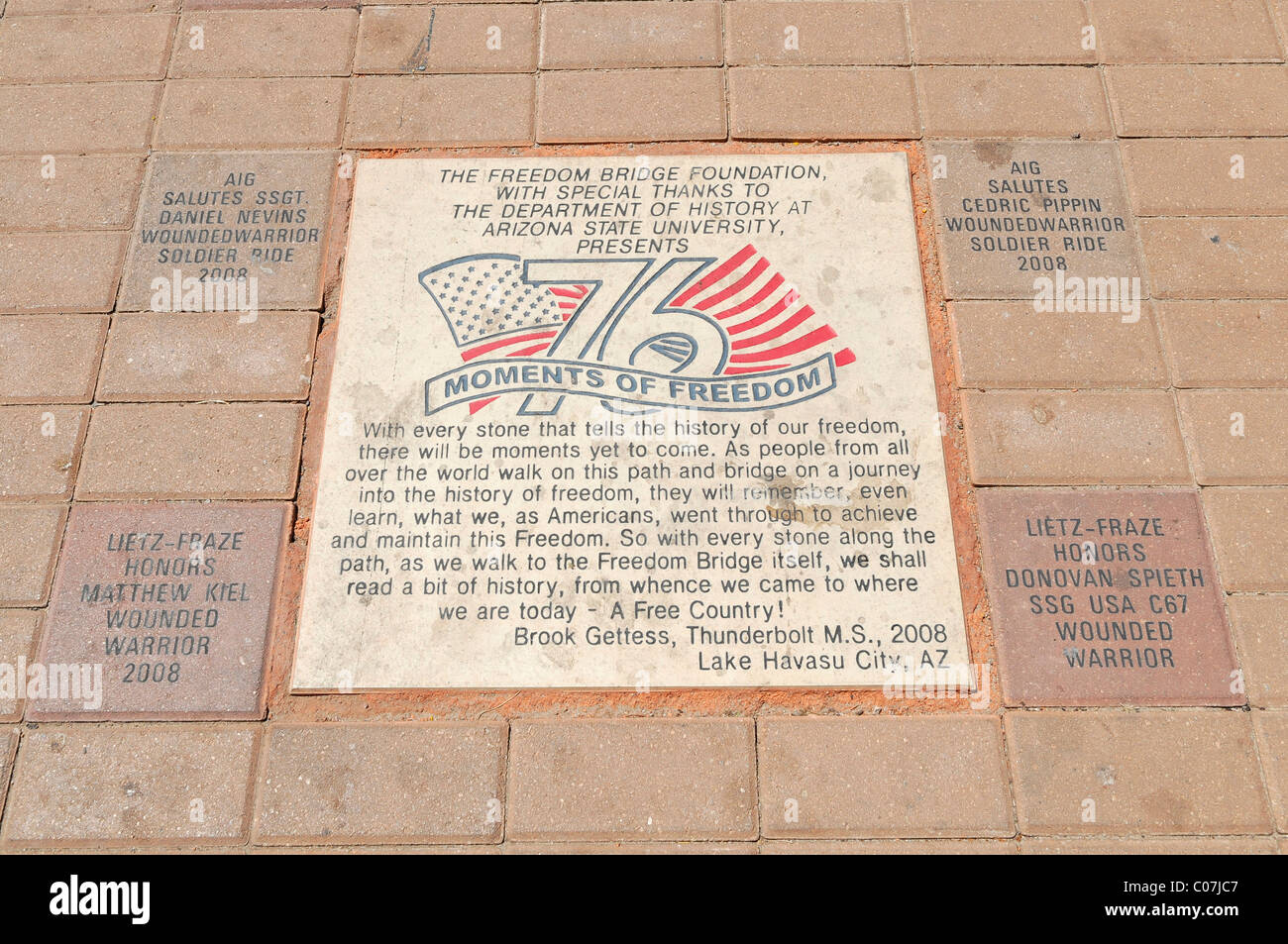 Los momentos de libertad, placa conmemorativa, London Bridge Resort, Lake Havasu City, Arizona, EE.UU., América del Norte Foto de stock