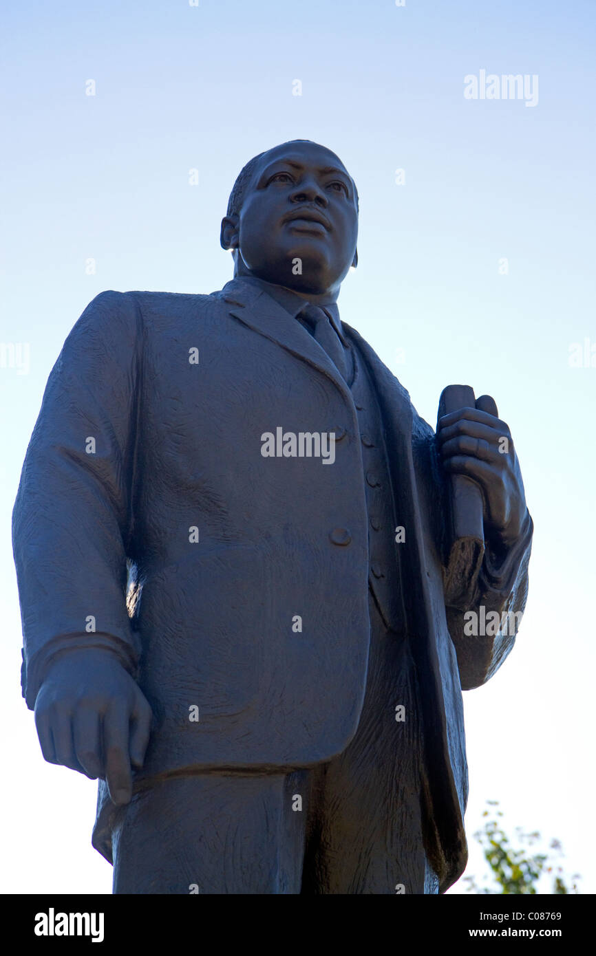 Estatuilla conmemorativa de Martin Luther King, Jr. ubicado en Kelly Ingram Park en Birmingham, Alabama, EUA. Foto de stock
