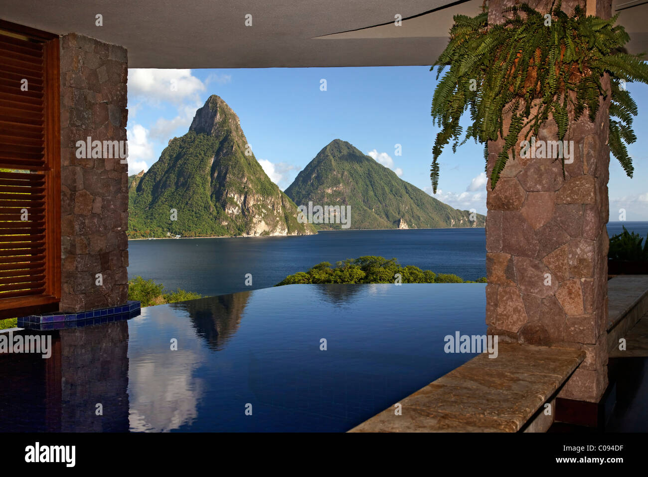 Piscina infinity en suite, Pitons montañas, Jade Mountain luxury hotel, Santa Lucía, Islas de