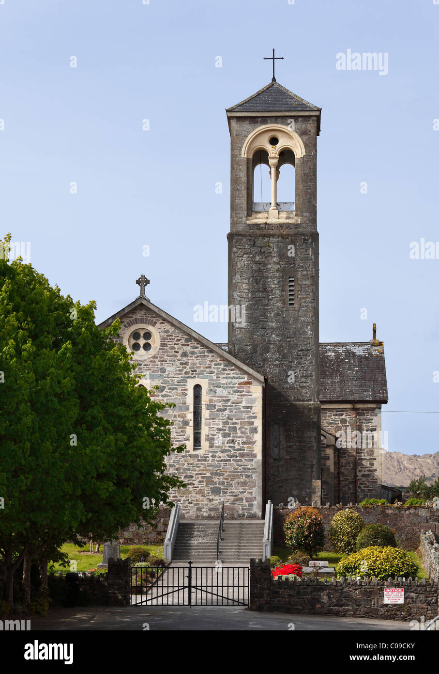 Iglesia en Sneem, Anillo de Kerry, Condado de Kerry, Irlanda, Islas Británicas, Europa Foto de stock