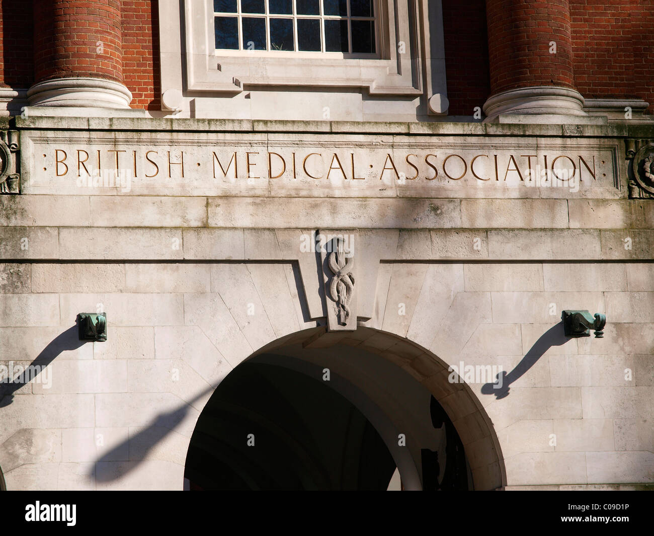 La Sede de la Asociación Médica Británica, la BMA House, en Tavistock Square, Londres WC1H 9JP Foto de stock