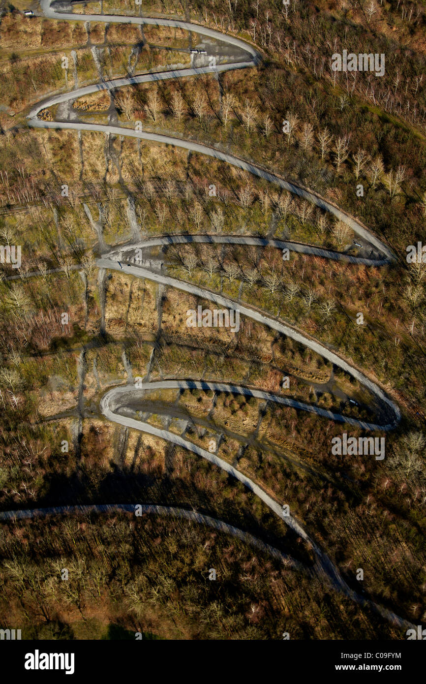Vista aérea, serpentina, Tetraederweg sendero del montón, Batenbrock, Bottrop, Ruhrgebiet región Renania del Norte-Westfalia Foto de stock