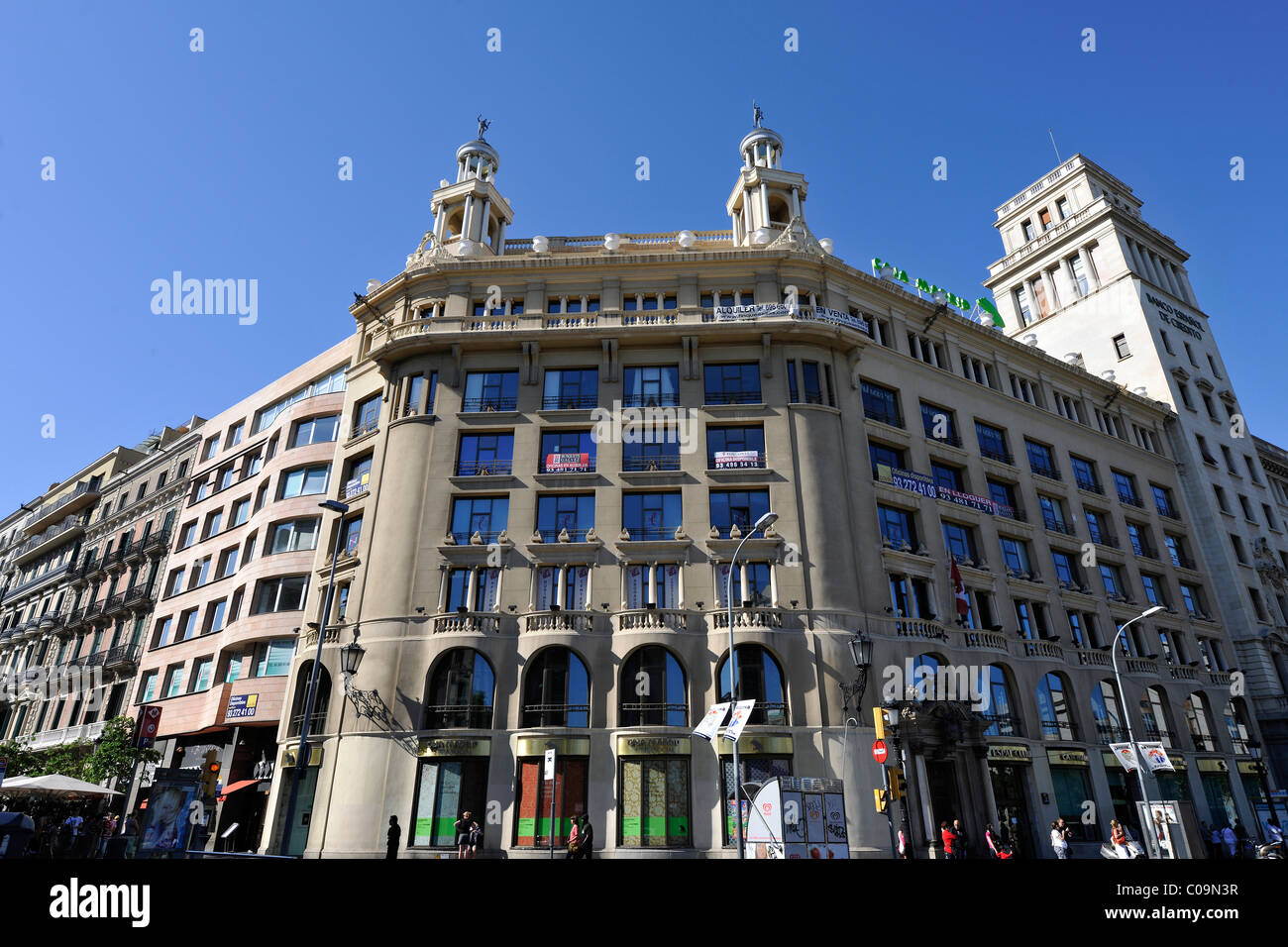 Banco de ahorros Caja Madrid, Plaza Cataluña, Plaza Catalunya, Barcelona,  Cataluña, España y Europa Fotografía de stock - Alamy