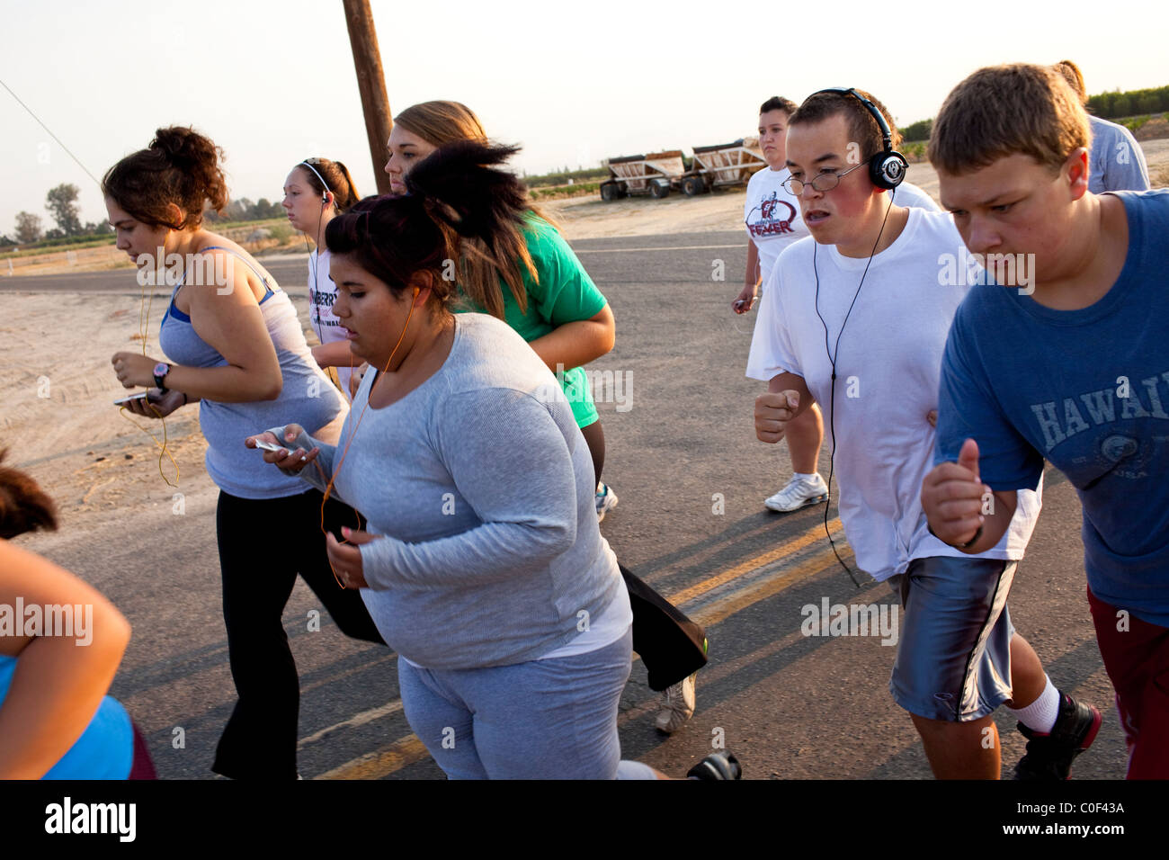 Reedley, California, Estados Unidos. Los adolescentes obesos correr la
