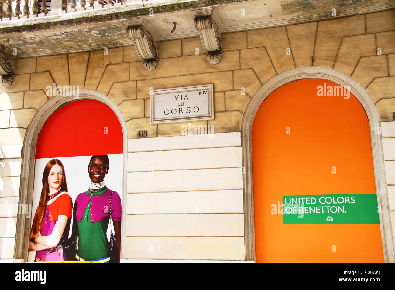 Benetton billboard, Roma, Italia, Europa Fotografía de stock - Alamy