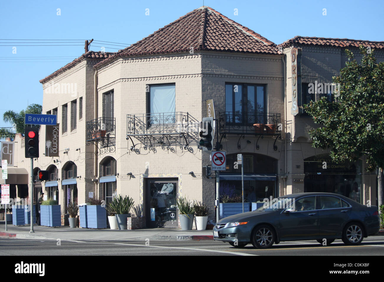 La Komoko Servira Como El Peach Pit Para Los Una Moderna Fundicion Spin Off De La Exitosa Serie De Television Beverly Hills Los Fotografia De Stock Alamy