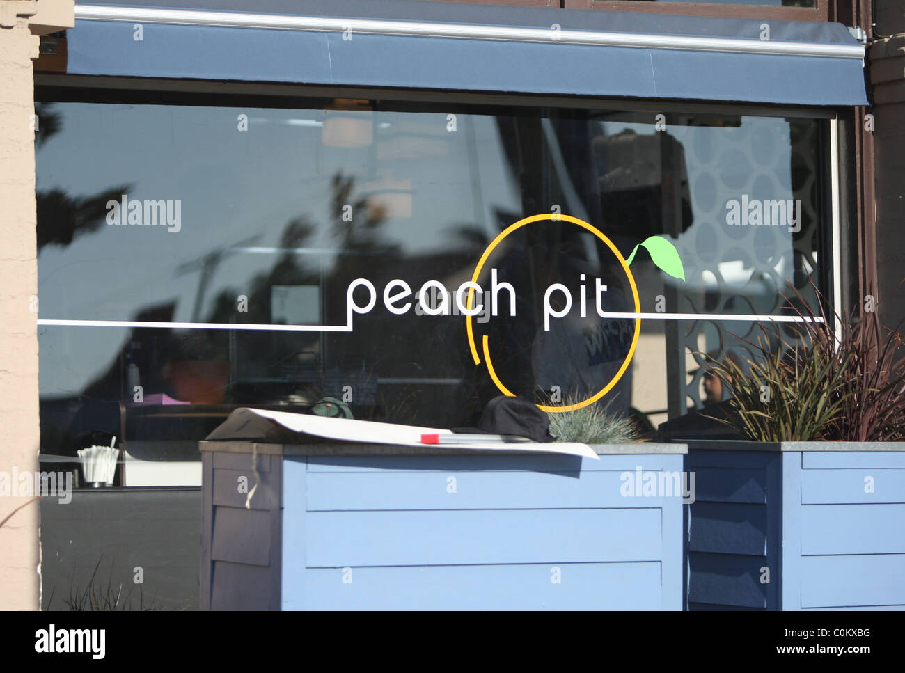 La Komoko Servira Como El Peach Pit Para Los Una Moderna Fundicion Spin Off De La Exitosa Serie De Television Beverly Hills Los Fotografia De Stock Alamy