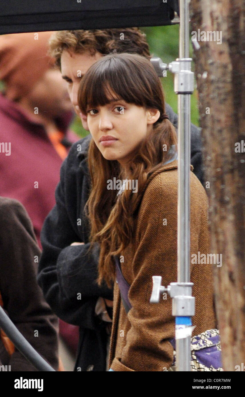 Jessica Alba de filmación en la ubicación de su nueva película