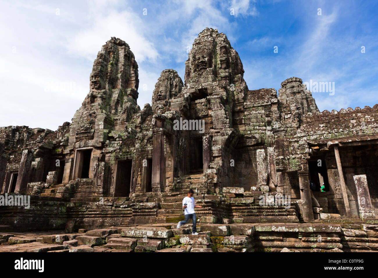 El Bayon y caras de piedra Lokesvara, Angkor Thom, de la provincia de Siem Reap, Camboya. Asia Foto de stock