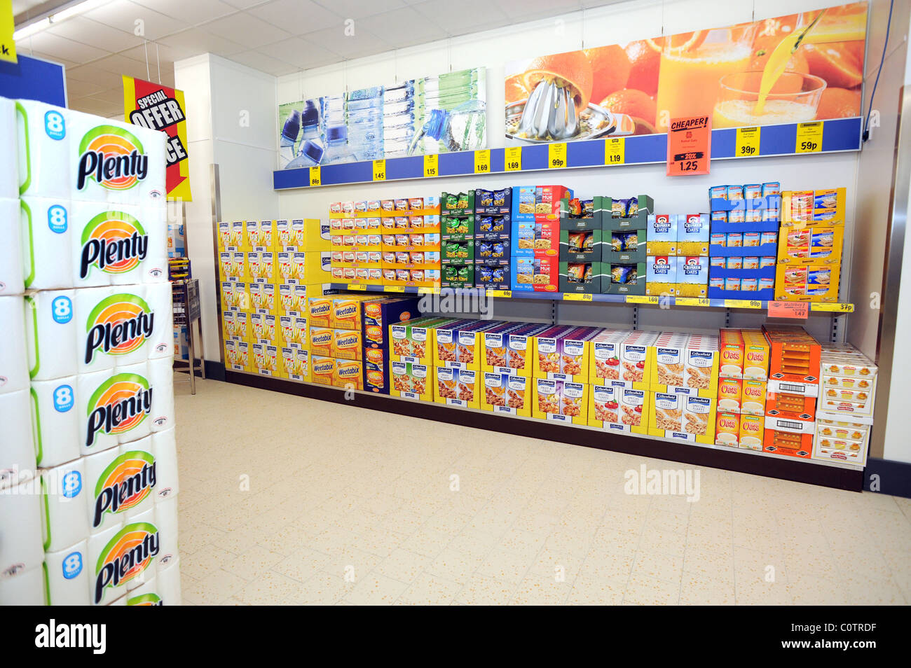 Lidl cheap food supermarket in fotografías e imágenes de alta resolución -  Alamy