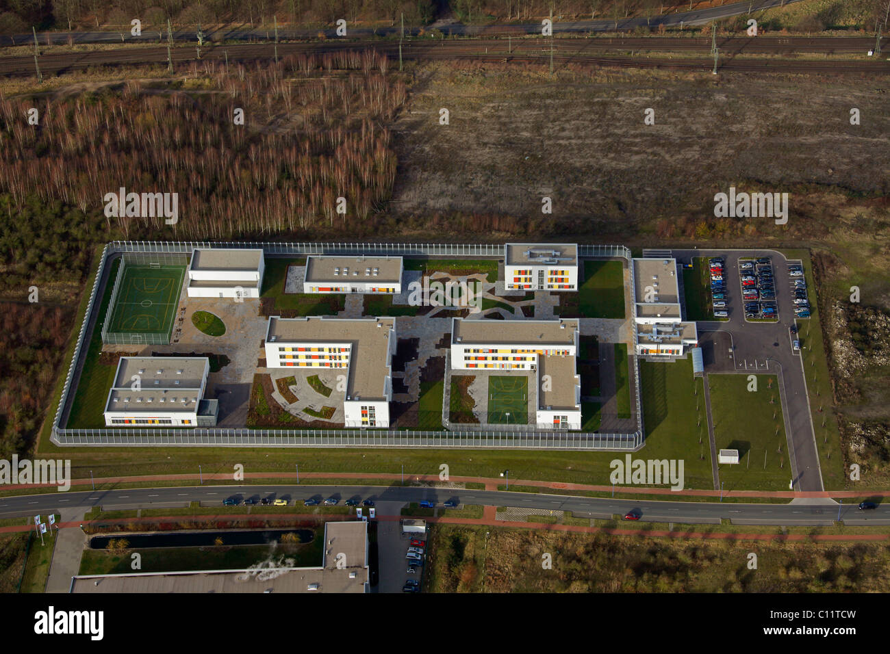 Vista aérea, Forensik Hohenbudberg Friemersheim clínica forense, parque industrial, Rheinhausen, Duisburg, región Ruhrgebiet Foto de stock