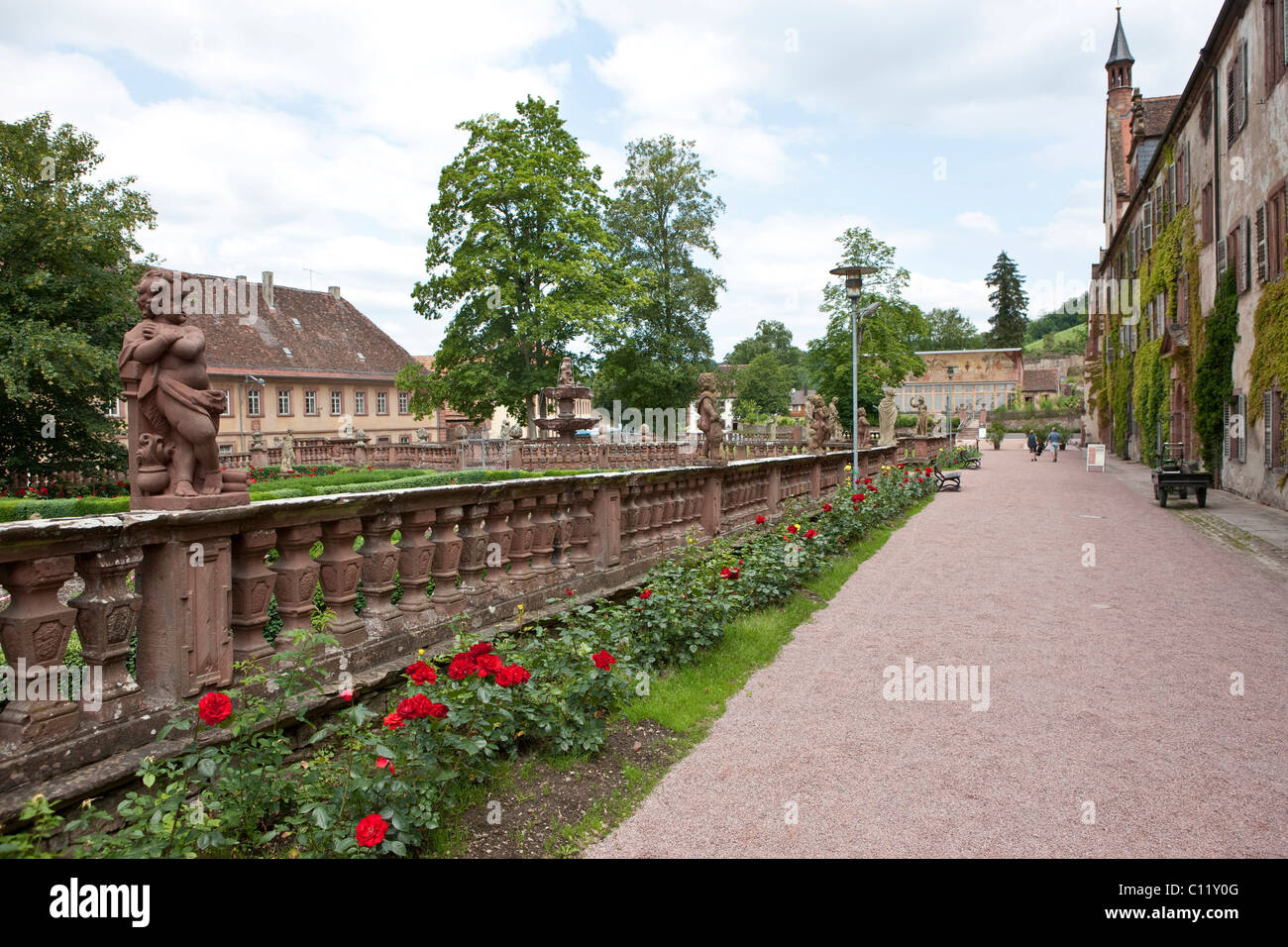 Abadía Bronnbach, claustro, jardín-Kreis, Bronnbach Main-Tauber, Hesse, Alemania, Europa Foto de stock
