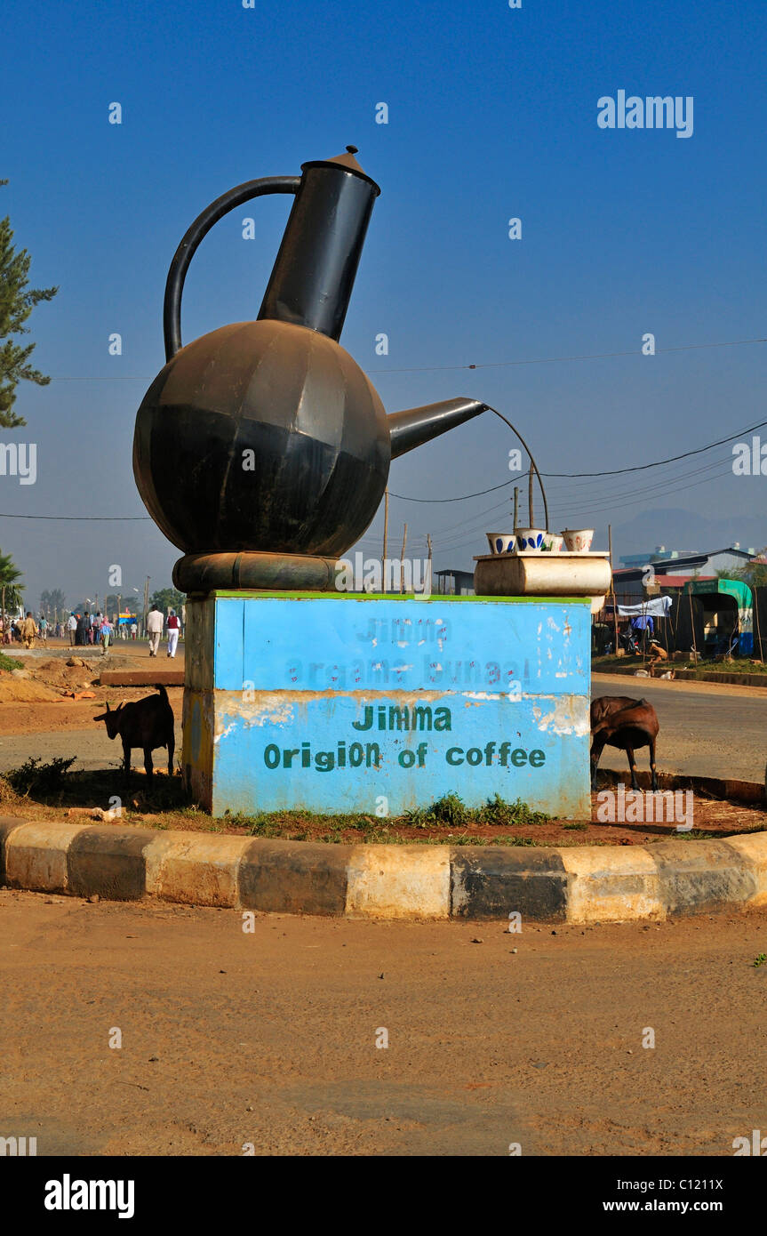 Cafetera rotonda de Jimma, Kaffa región Oromia, Etiopía, África Foto de stock