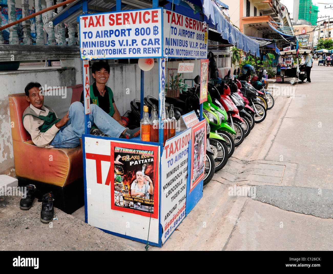 Los taxistas esperando clientes, Tailandia, Asia Foto de stock