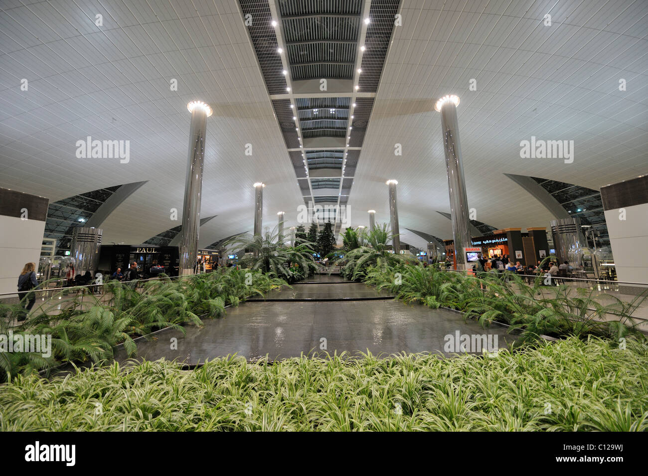 Aeropuerto Internacional, el emirato de Dubai, Emiratos Árabes Unidos, Arabia, Oriente Medio Foto de stock