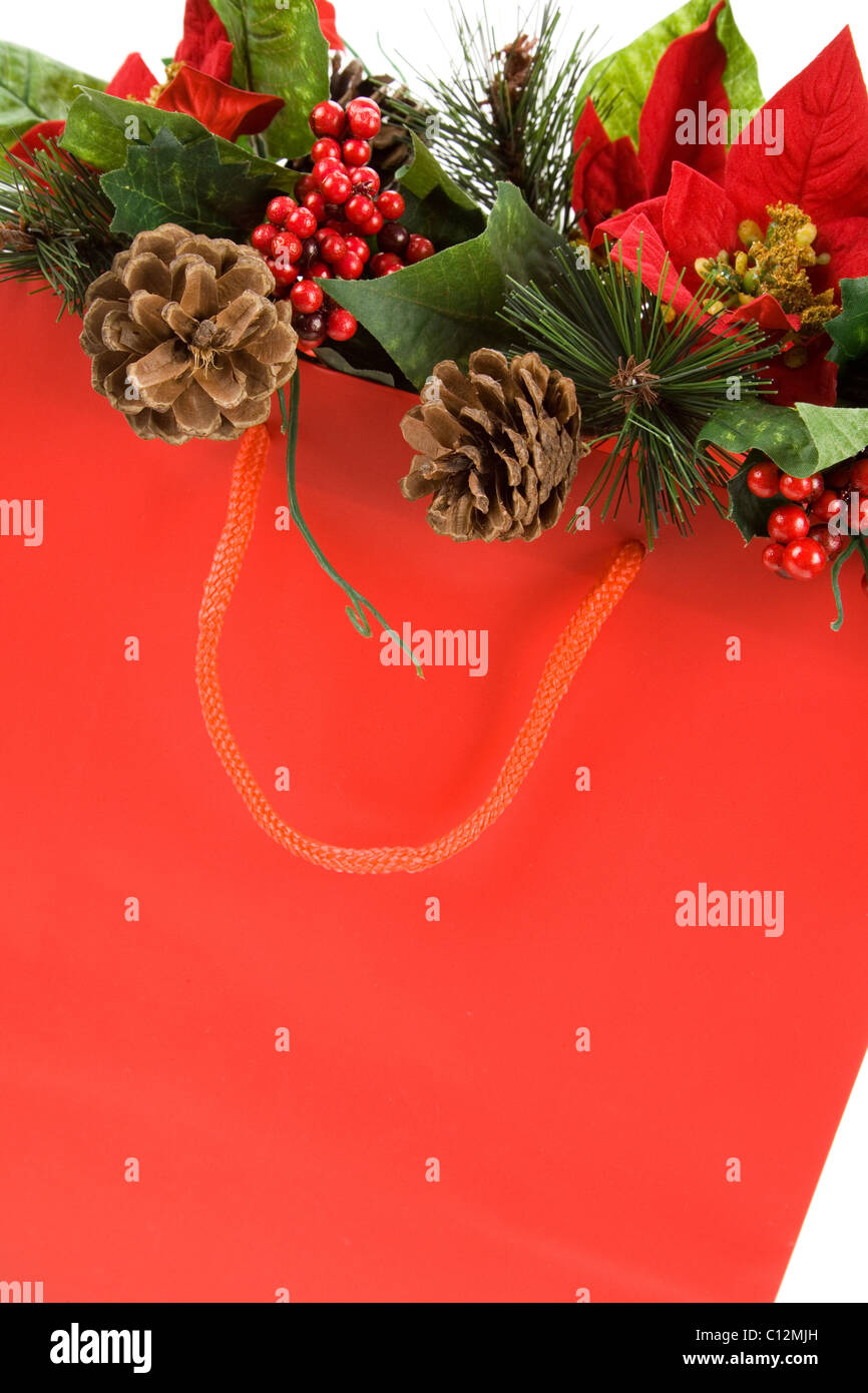 Decoración de Navidad y bolsa de compras Foto de stock