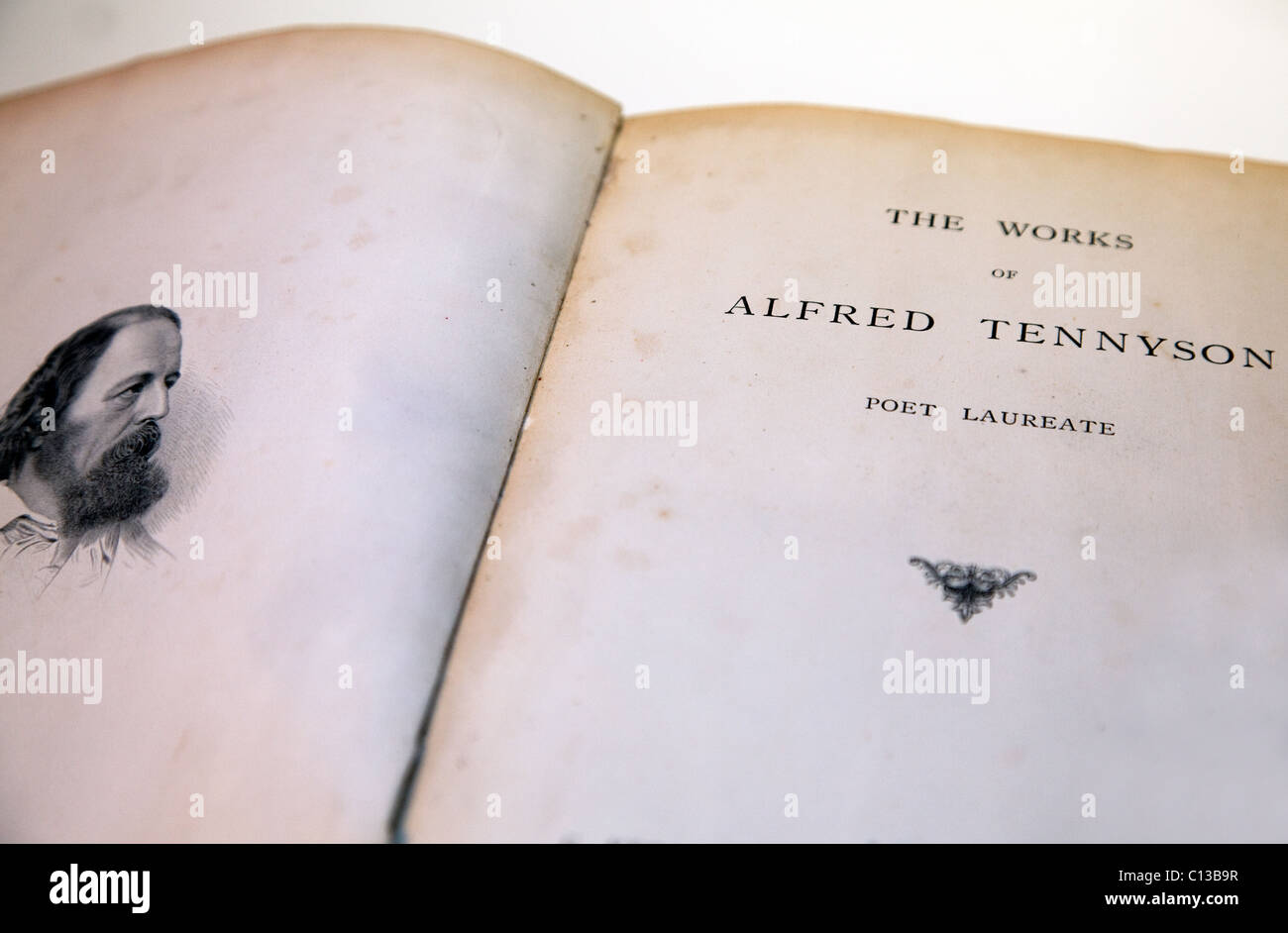 El volumen existente de la obra de Alfred Tennyson, Londres Foto de stock