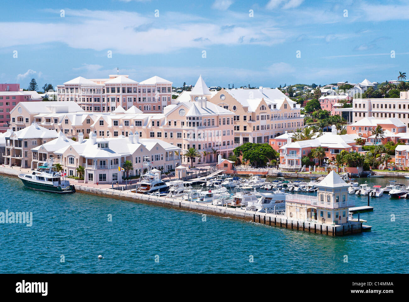 Complejo de condominios y marina, Hamilton, Bermudas Foto de stock
