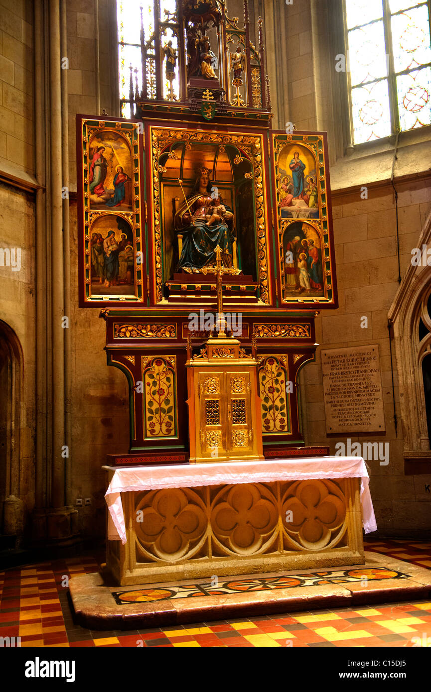 Altar de la Catedral de la Asunción de la santísima Virgen María, Zagreb, Croacia. Foto de stock