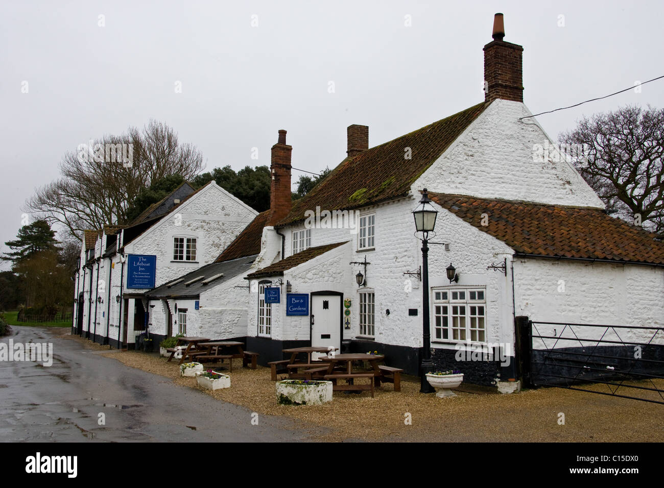 El Inn at Thornham salvavidas,Norte, Norfolk, Inglaterra Foto de stock