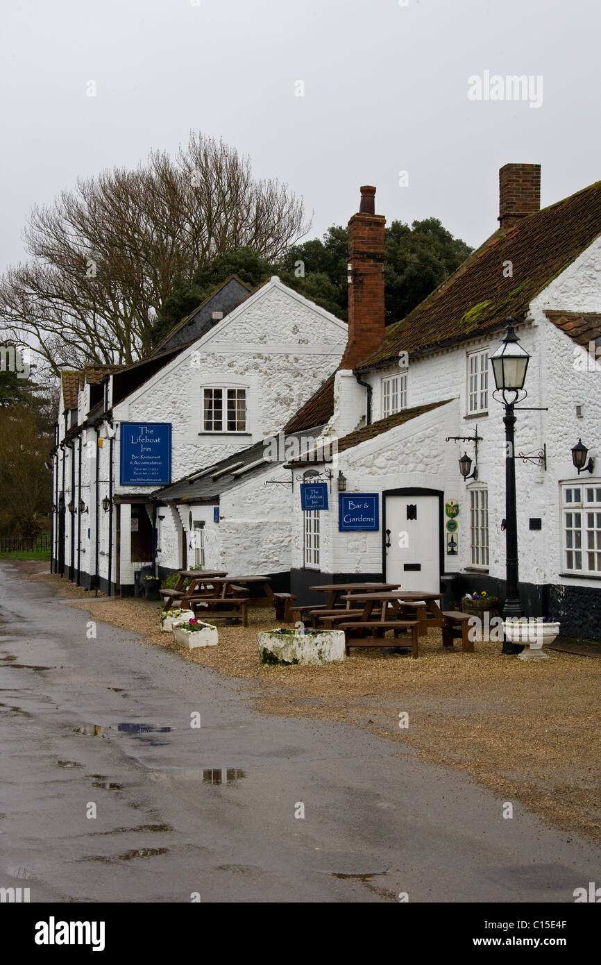 El Inn at Thornham salvavidas,Norte, Norfolk, Inglaterra Foto de stock