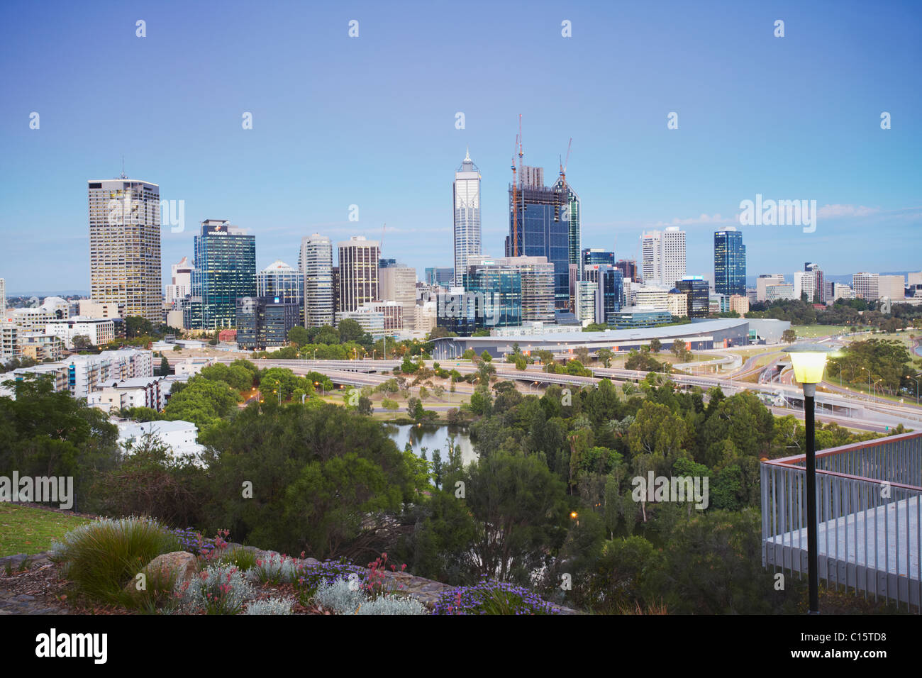 Vista de la ciudad desde King's Park, Perth, Australia Occidental, Australia Foto de stock