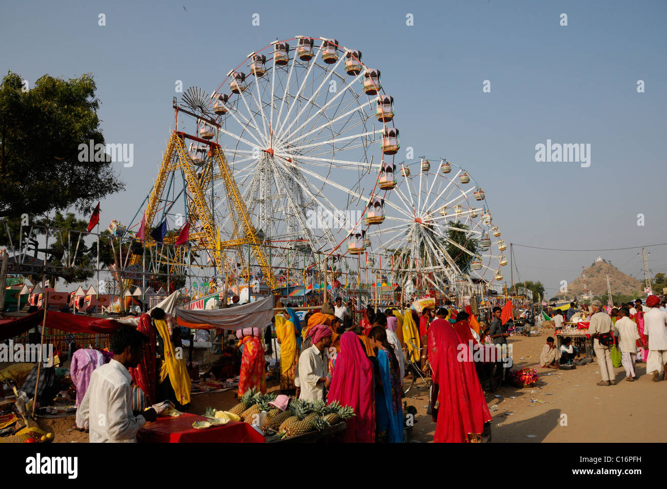 Ruedas de Ferris, Pushkar Mela, Pushkar, camello y mercado de ganado, Rajasthan, India del Norte, Asia Foto de stock