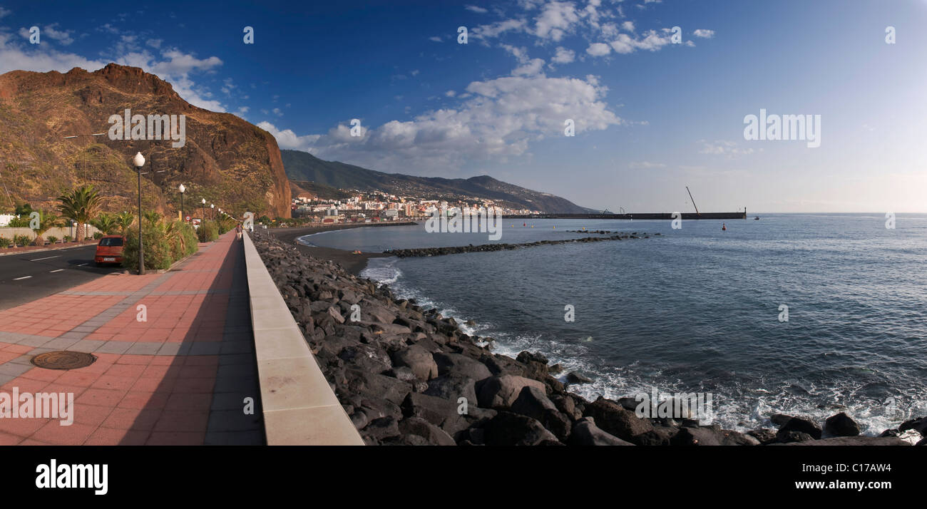 Vista panorámica de la mole del Puerto de Santa Cruz de La Palma, La Palma,  Islas Canarias, España, Europa Fotografía de stock - Alamy