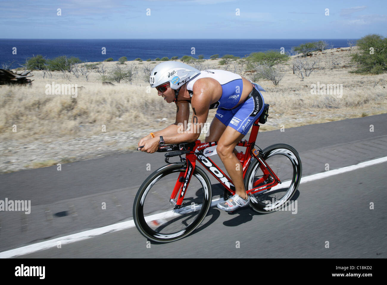 Patrick Vernay, Nueva Caledonia, en el campeonato mundial de ciclismo Ironman-Triathlon stretch, 10/11/2008, en Kailua-Kona, Hawaii, EE.UU. Foto de stock