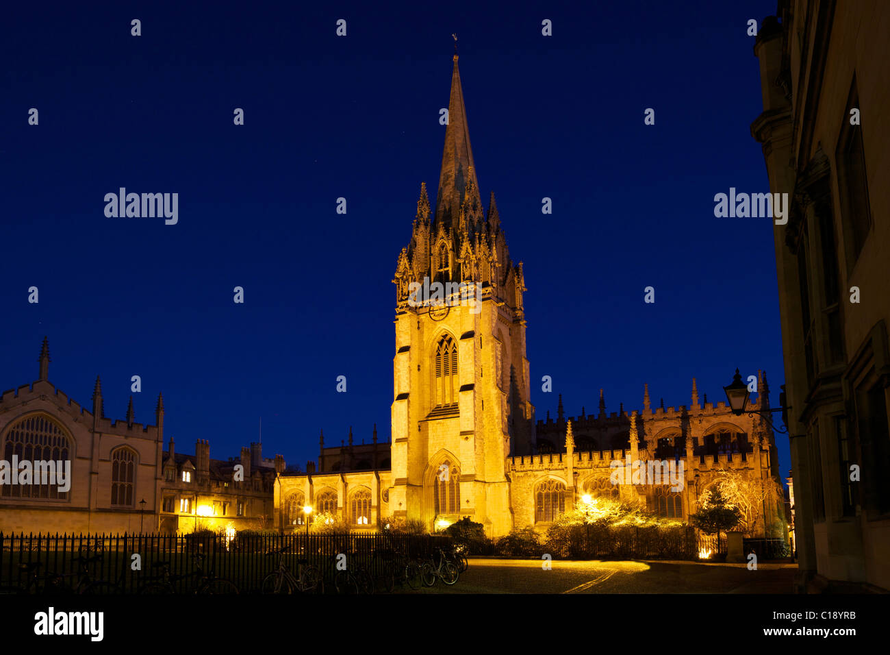 Iglesia de Santa María, la Virgen, de Brasenose Lane, luz del atardecer, de la Universidad de Oxford, Oxford, Oxford, Inglaterra, Reino Unido, Estados Ki Foto de stock