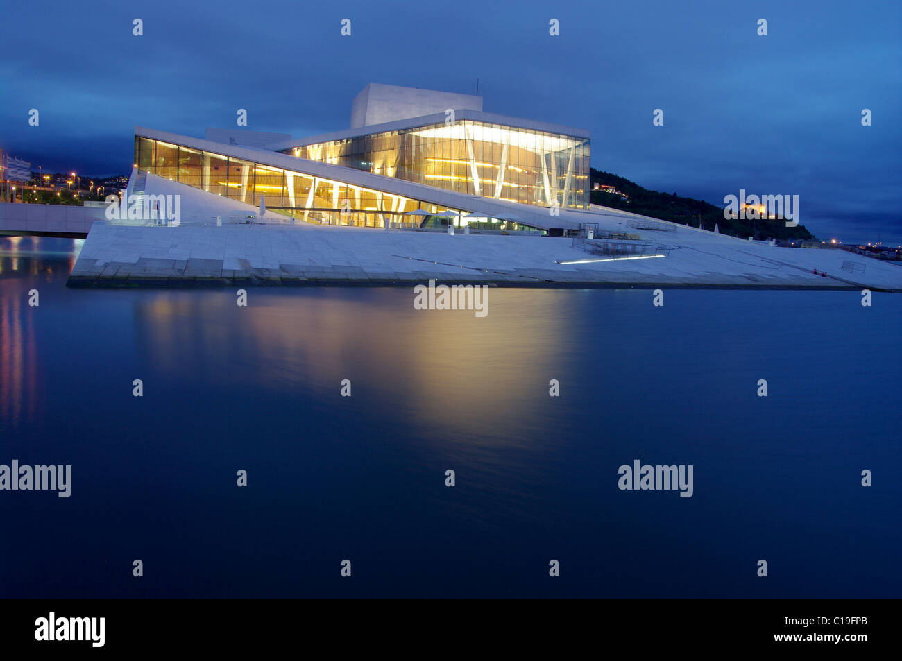 La Casa de la Ópera de Oslo (Operahuset). Oslo, Noruega Foto de stock