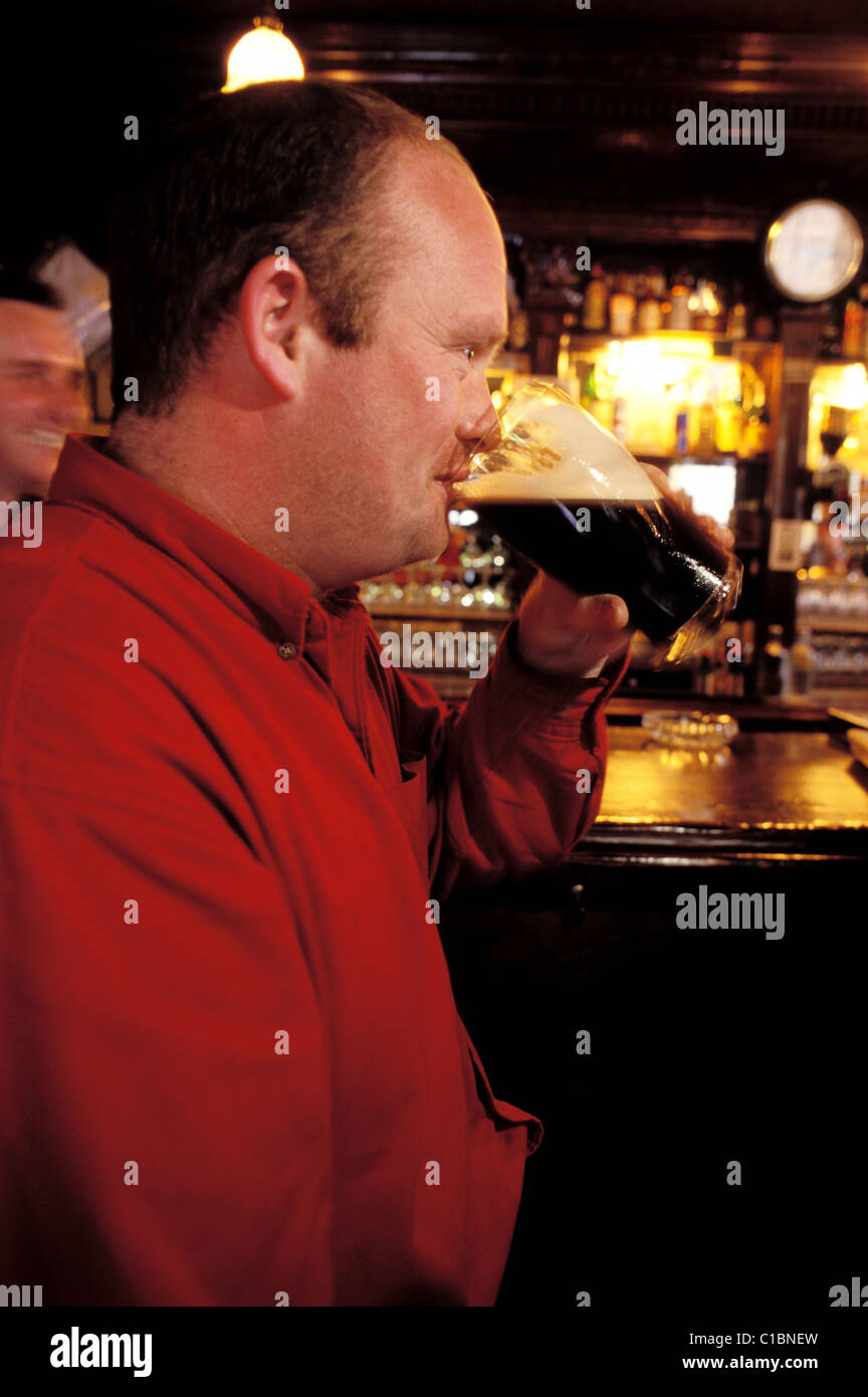 República de Irlanda, Dublín, el Brazen Head : Fundada en 1688, es el pub más antiguo del país Foto de stock