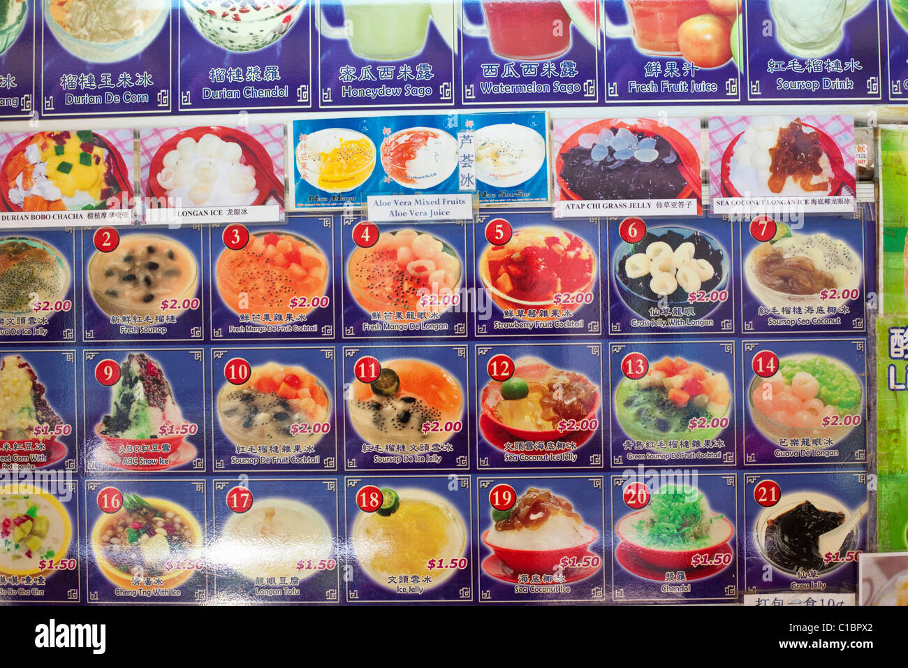 Hawker center menú de postres. Chinatown, Singapur Fotografía de stock
