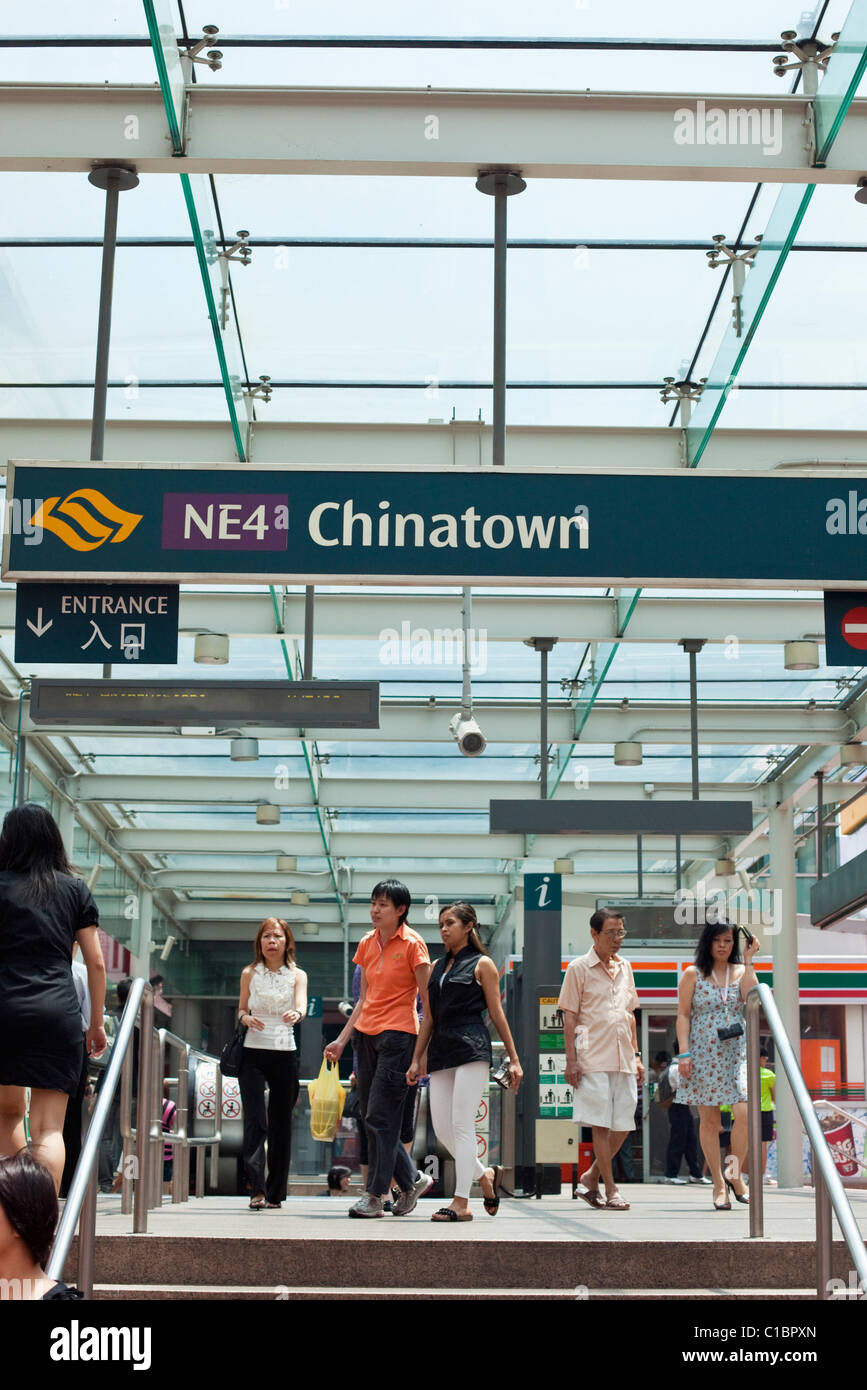 MRT (Mass Rapid Transit) Estación. Chinatown, Singapur Foto de stock