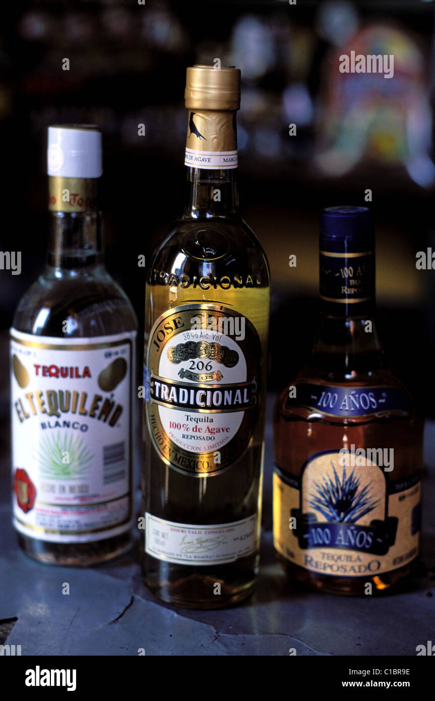 Botellas de tequila fotografías e imágenes de alta resolución Alamy