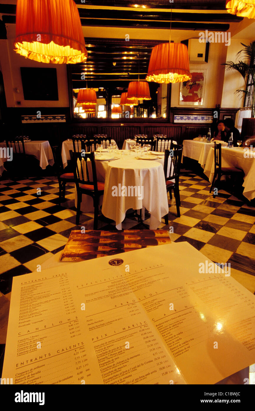 España, Cataluña, Barcelona, Paseo Isabel II, 7 puertas restaurante, menú  Fotografía de stock - Alamy