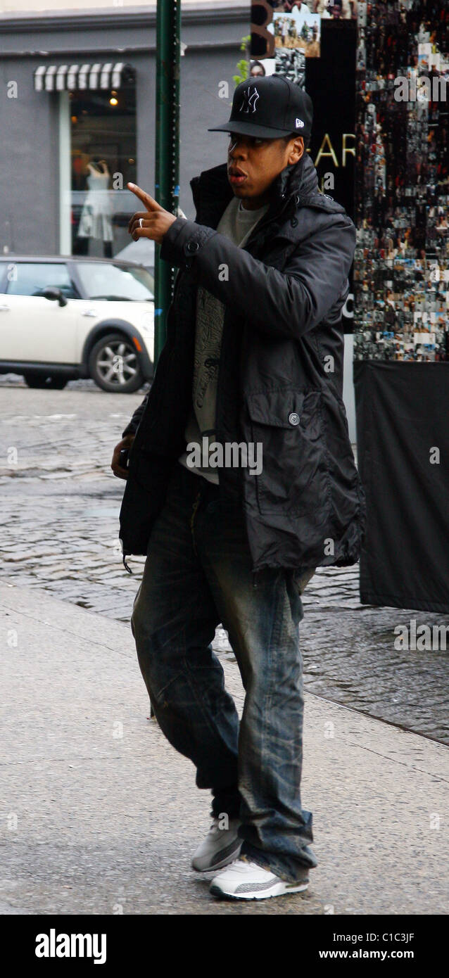 Jay-Z Rocawear RocPopShop outisde el móvil de la ciudad de Nueva York,  EE.UU. - 05.04.09 Fotografía de stock - Alamy