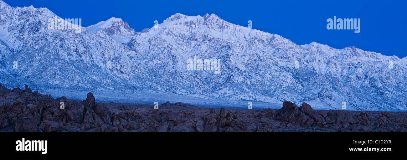 Monte Williamson en pre-Alba Luz, montañas de Sierra Nevada, California Foto de stock