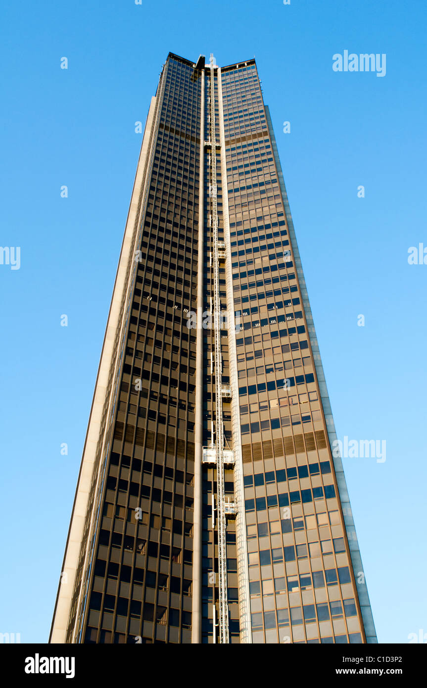 Torre parís montparnasse fotografías e imágenes de alta resolución