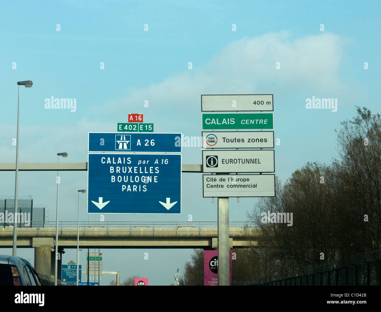 Calais France A16 Francia, Salida de autopista túnel Euro Signos