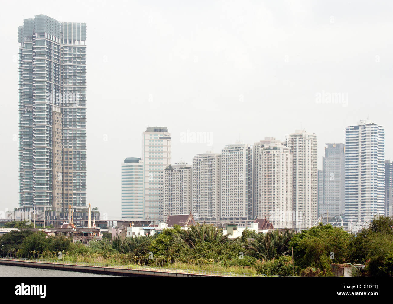 Edificios altos en Bangkok Foto de stock