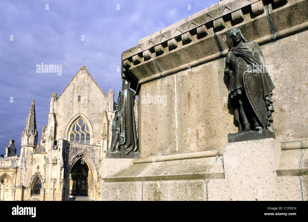 Francia Calvados Falaise estatuas de los duques de Normandía, sobre la base de la estatua ecuestre de Guillermo el Conquistador, Richard Foto de stock
