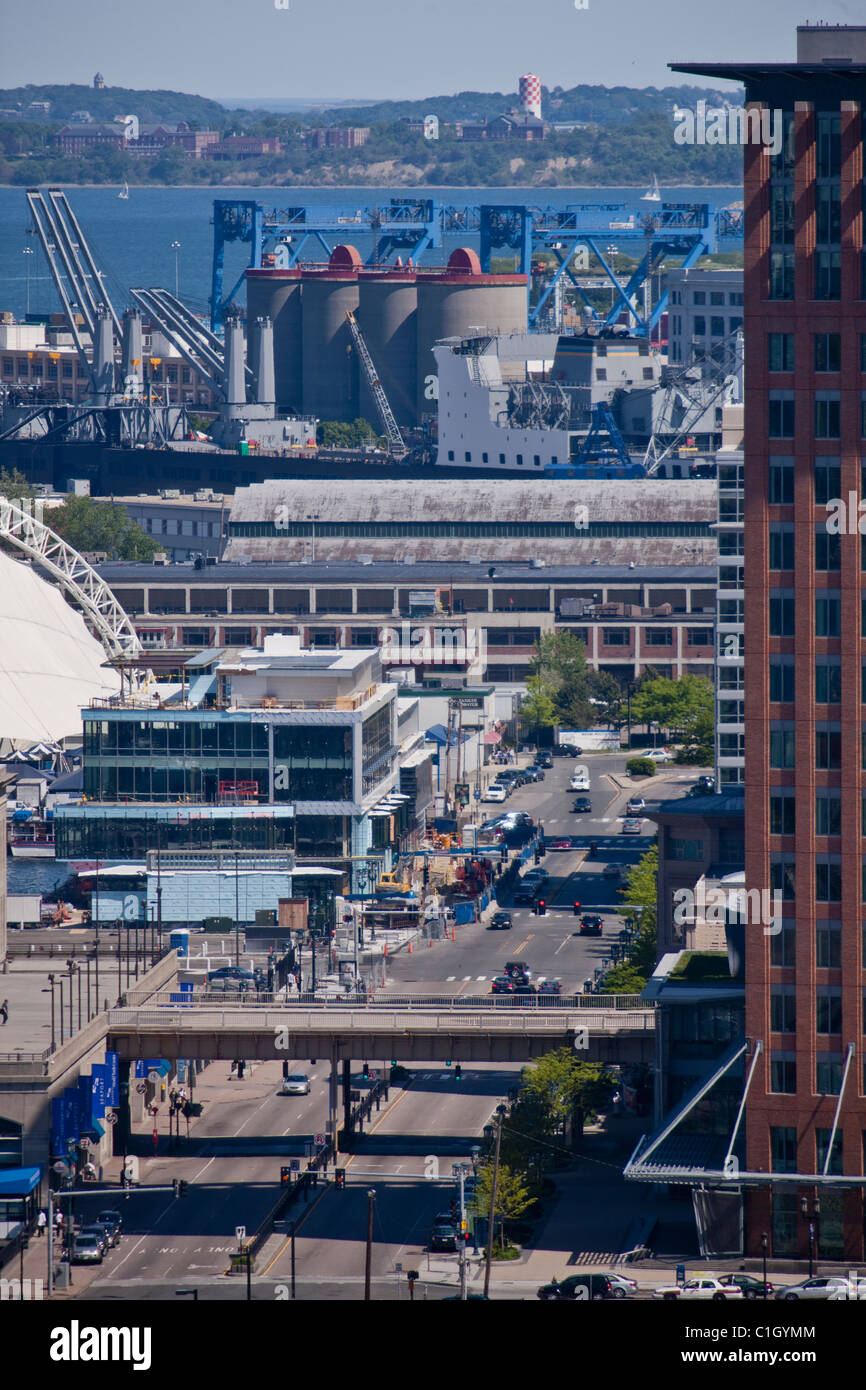 Un alto ángulo de visualización de un distrito industrial, el puerto de Boston, Boston, Massachusetts, EE.UU. Foto de stock