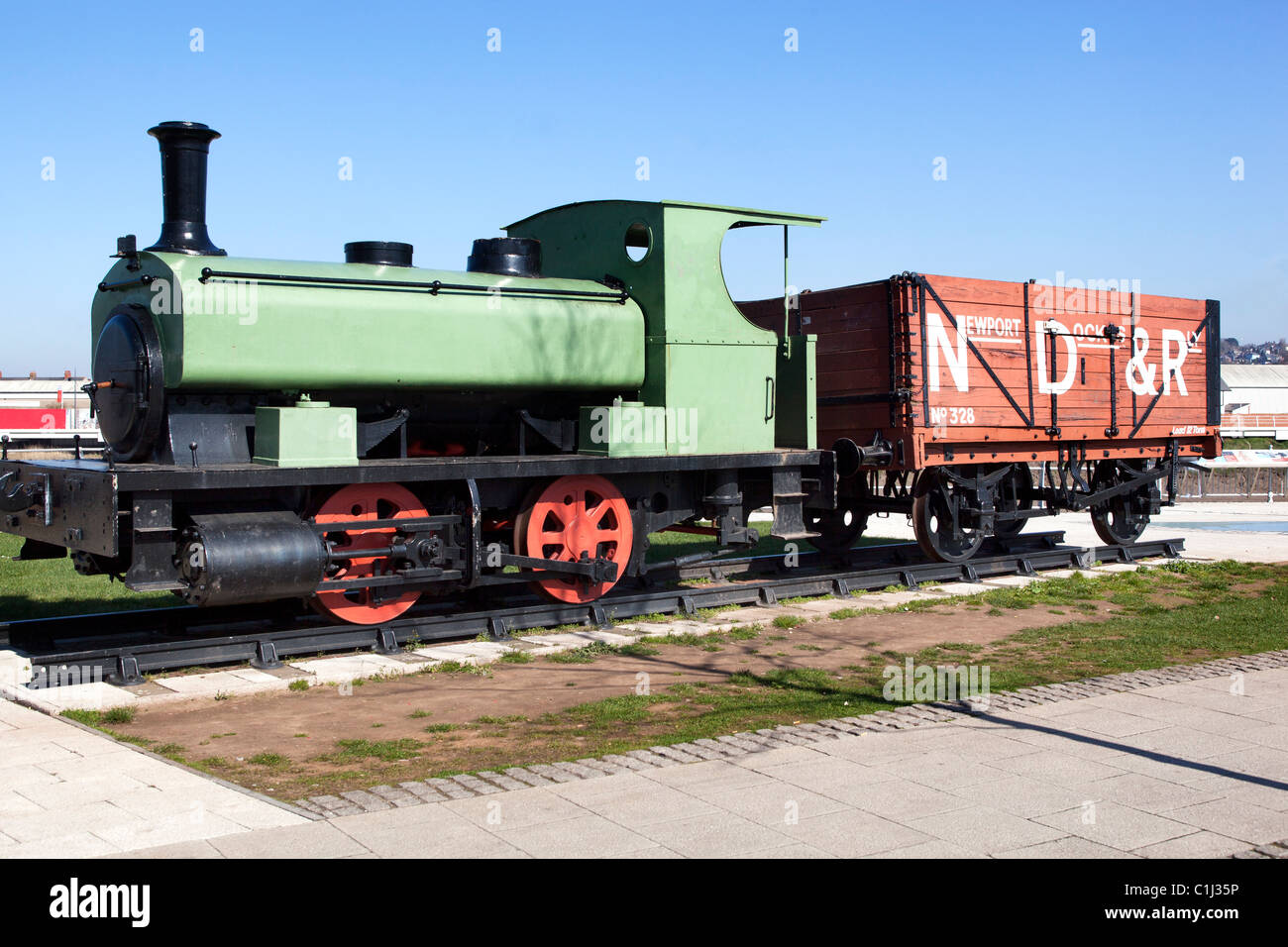 Motor en trenes históricos Muelles Waterfront en Newport South Wales Foto de stock
