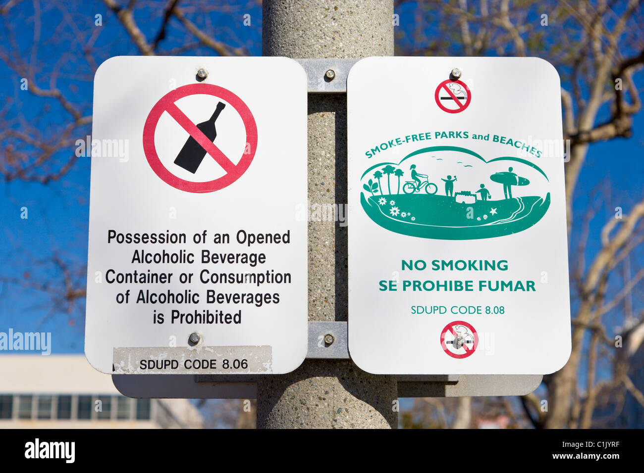 No Alcohol y carteles de No Fumar, San Diego, California, EE.UU. Foto de stock