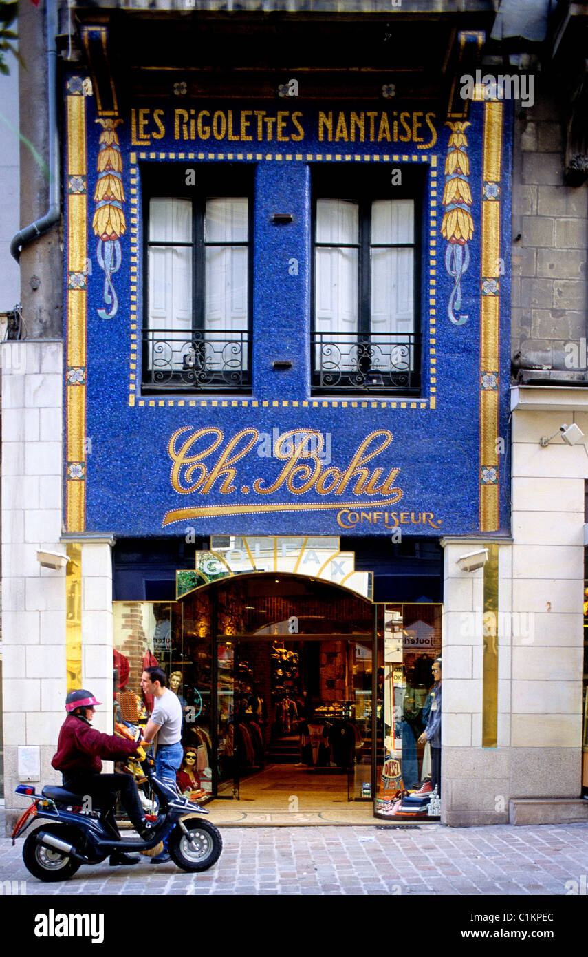 Francia, Loire Atlantique, Nantes, famoso Art nouveau Bohu shop Foto de stock