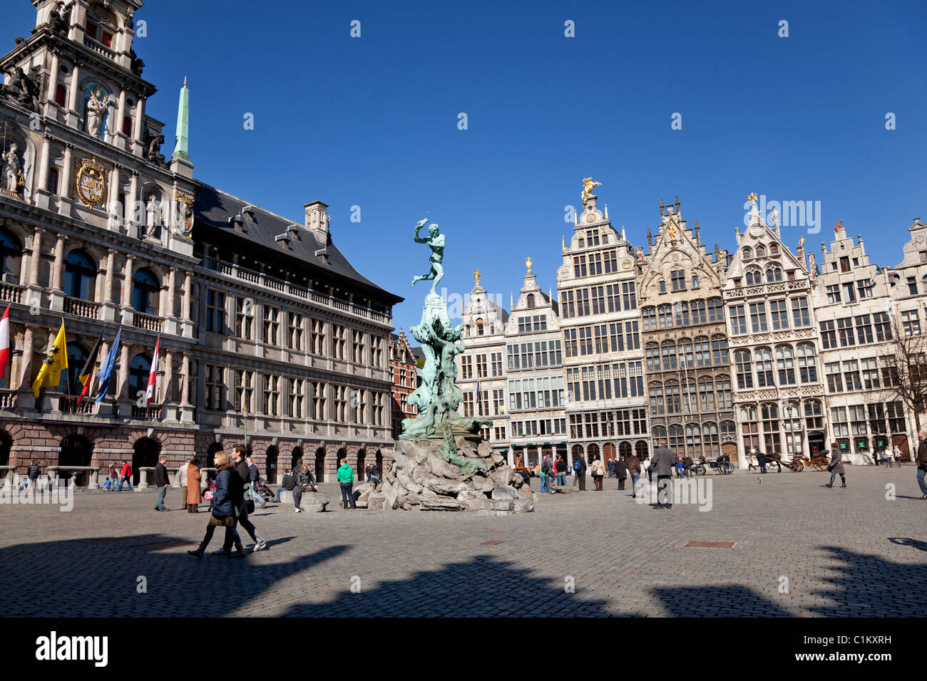 Grote Markt en Antwerp, Bélgica. Foto de stock