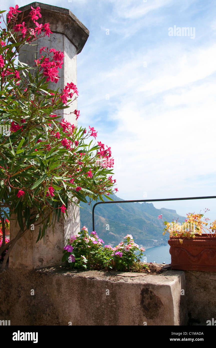 Villa en Ravello, donde escribió algunas de Wagner el ciclo del anillo. Sus hermosos jardines y Villa en Ravello, donde escribió algunas de Wagner el ciclo del anillo. Sus hermosos jardines y
